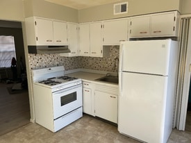 1107 W James Blvd in St James, MO - Building Photo