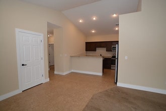 Overlook Luxury Townhomes in Waukesha, WI - Foto de edificio - Building Photo
