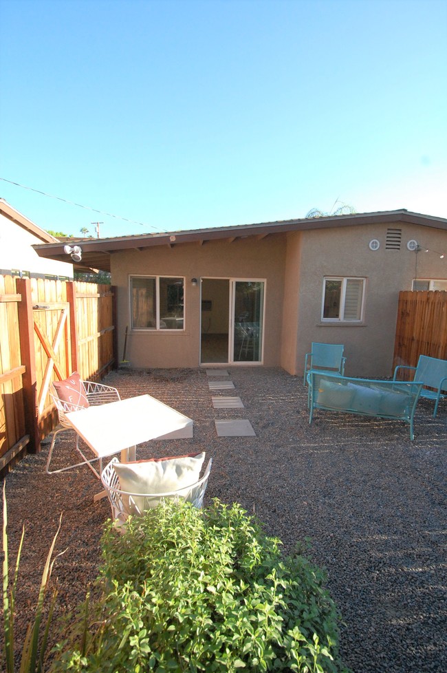 1315 N Indian Canyon Dr in Palm Springs, CA - Building Photo - Primary Photo