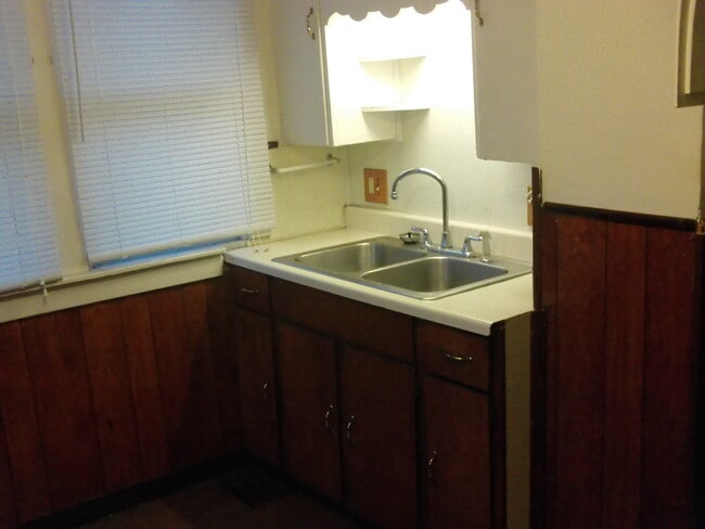 61 Irene St, Unit Rear in Buffalo, NY - Foto de edificio - Building Photo