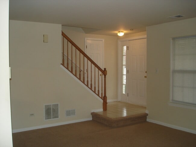 727 Beaver Dr in Naperville, IL - Foto de edificio - Building Photo