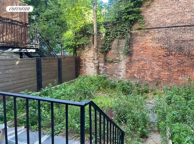 property at 10 Fort Greene Pl