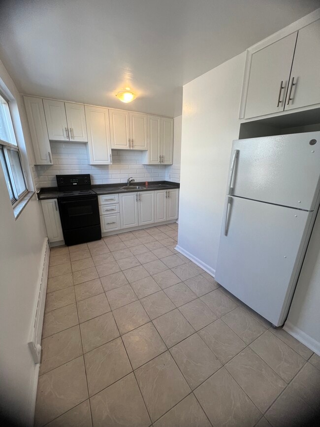 7 Glazebrook Ave