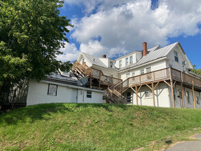 14 Cedar St in Skowhegan, ME - Building Photo - Building Photo