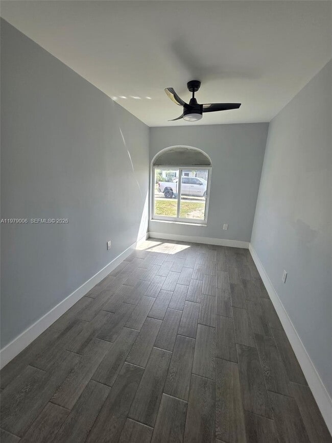 9321 SW 26th St in Miami, FL - Building Photo - Building Photo