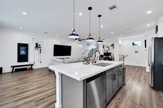 2056 Johanna Dr in Houston, TX - Building Photo - Building Photo