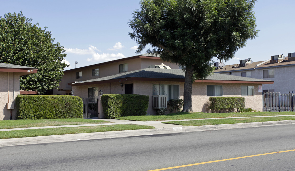 The Merrill Manor Apartments in Fontana, CA - Building Photo