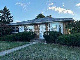 1316 Ravenswood Dr in Lansing, MI - Building Photo