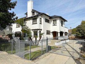 1245 W Adams Blvd in Los Angeles, CA - Building Photo