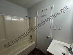 113 E Pine St in Lincolnton, NC - Building Photo - Building Photo