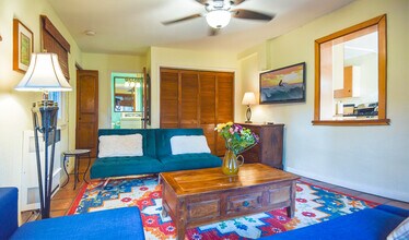 14 S Venice Blvd, Unit apt #14 in Venice, CA - Building Photo - Building Photo