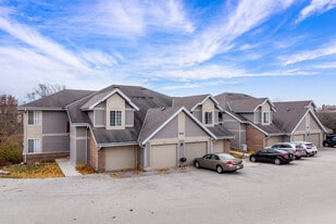 Hunters Ridge Apartments in Plymouth, WI - Building Photo