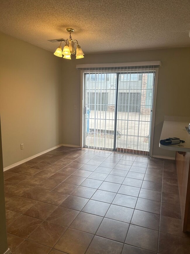 1009 SE J St in Bentonville, AR - Building Photo - Building Photo