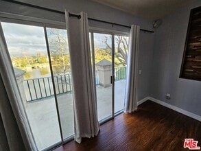 290 Ridgeton Ln in Simi Valley, CA - Building Photo - Building Photo