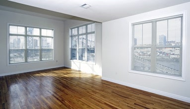 St George in Harrison, NJ - Foto de edificio - Interior Photo