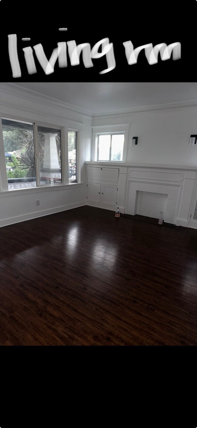 613 W 48th St in Los Angeles, CA - Building Photo - Building Photo
