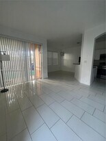 12406 SW 126th Ave, Unit 12406 in Miami, FL - Building Photo