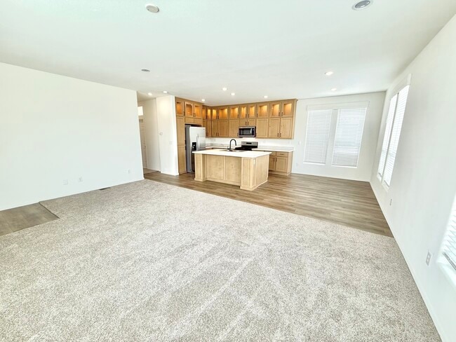 500 Rancheros Dr in San Marcos, CA - Building Photo - Building Photo