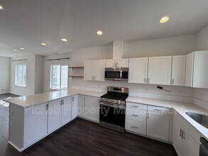 814 NW Highgarden Dr in Bremerton, WA - Building Photo - Building Photo