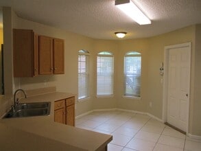 4511 Loveland Pass Dr E in Jacksonville, FL - Building Photo - Building Photo