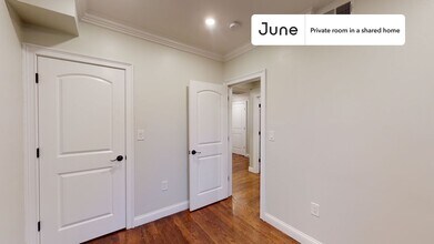 Private bedroom in 5 bed/1.5 bath Home in Boston, MA - Building Photo - Building Photo