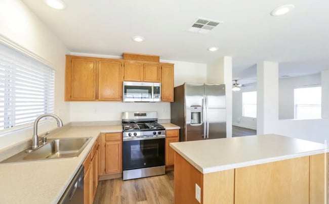 7408 Easingwold Dr in Las Vegas, NV - Building Photo - Building Photo