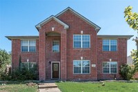 2108 Silver Leaf Dr in Mesquite, TX - Foto de edificio - Building Photo