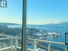 1500 Hornby St in Vancouver, BC - Building Photo