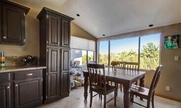4440 Ensenada Dr in Woodland Hills, CA - Building Photo - Building Photo