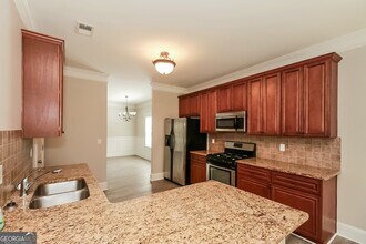 5663 Valley Loop in Fairburn, GA - Building Photo - Building Photo