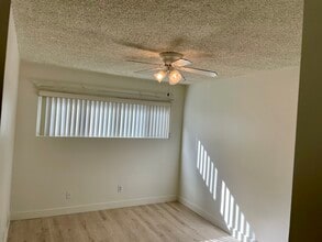 New Yorker in Downey, CA - Building Photo - Building Photo