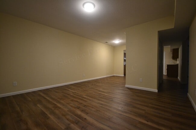 906 S Pike Ave in Bolivar, MO - Building Photo - Building Photo