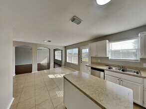 3914 Ridge Canyon Rd in Baytown, TX - Foto de edificio - Building Photo