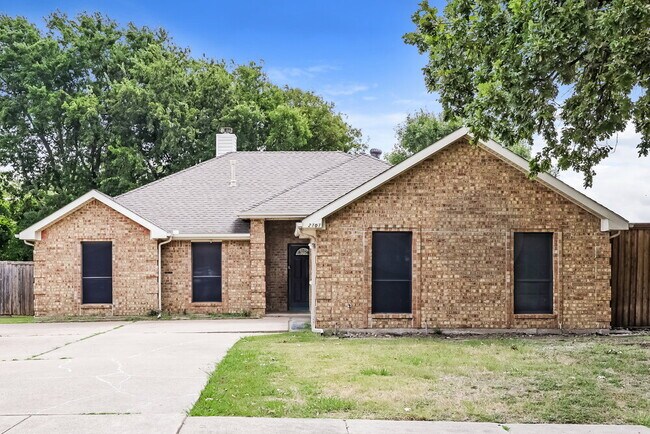 property at 2101 Garner Cir