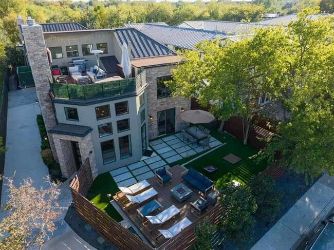 2203 Thornton Rd in Austin, TX - Building Photo - Building Photo