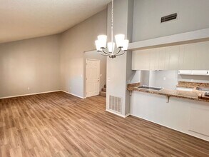 5101 Dunsmuir Rd in Bakersfield, CA - Building Photo - Building Photo