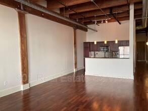 420 S Front St in Memphis, TN - Building Photo - Building Photo