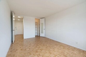 1 Irving Pl in New York, NY - Building Photo - Building Photo