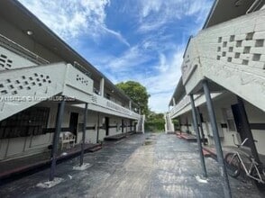 7160 NW 14th Pl in Miami, FL - Building Photo - Building Photo