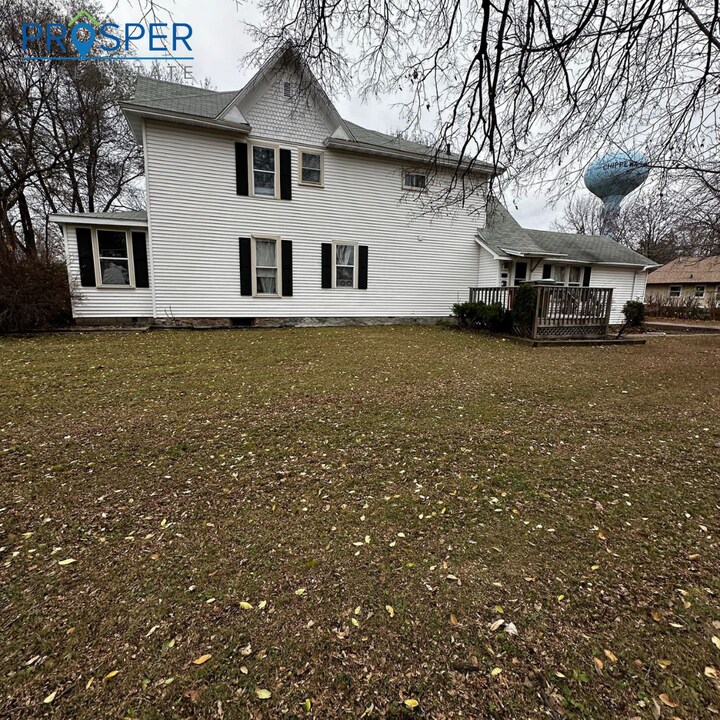 647 Woodward Ave-Unit -WO647.5 in Chippewa Falls, WI - Building Photo
