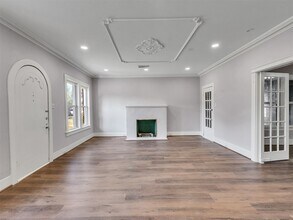 4625 Bell St in Houston, TX - Building Photo - Building Photo