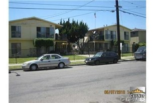 Variel Garden in Canoga Park, CA - Building Photo - Building Photo