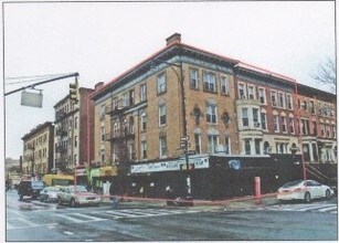 691 Nostrand Ave in Brooklyn, NY - Foto de edificio - Building Photo