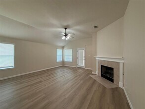 125 Ashwood S in Kyle, TX - Building Photo - Building Photo