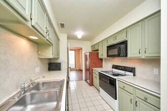 3021 Teague Rd in Houston, TX - Building Photo - Building Photo