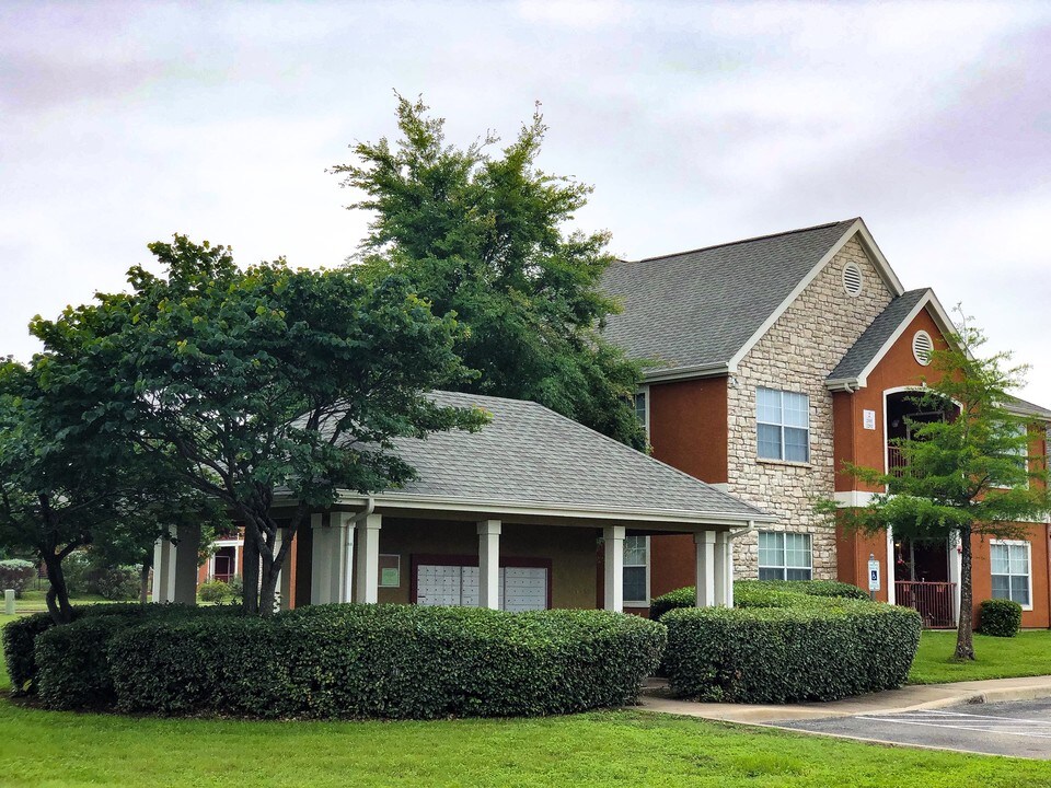 Georgetown Place Apartments in Georgetown, TX - Building Photo