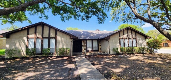 7737 Village Trail Dr