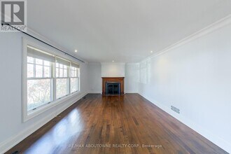 1171 Colborne Ct in Oakville, ON - Building Photo - Building Photo