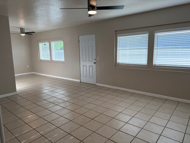 1803 S 8th Ave in Safford, AZ - Foto de edificio - Building Photo