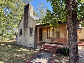 101 S Brewer St in Navasota, TX - Building Photo